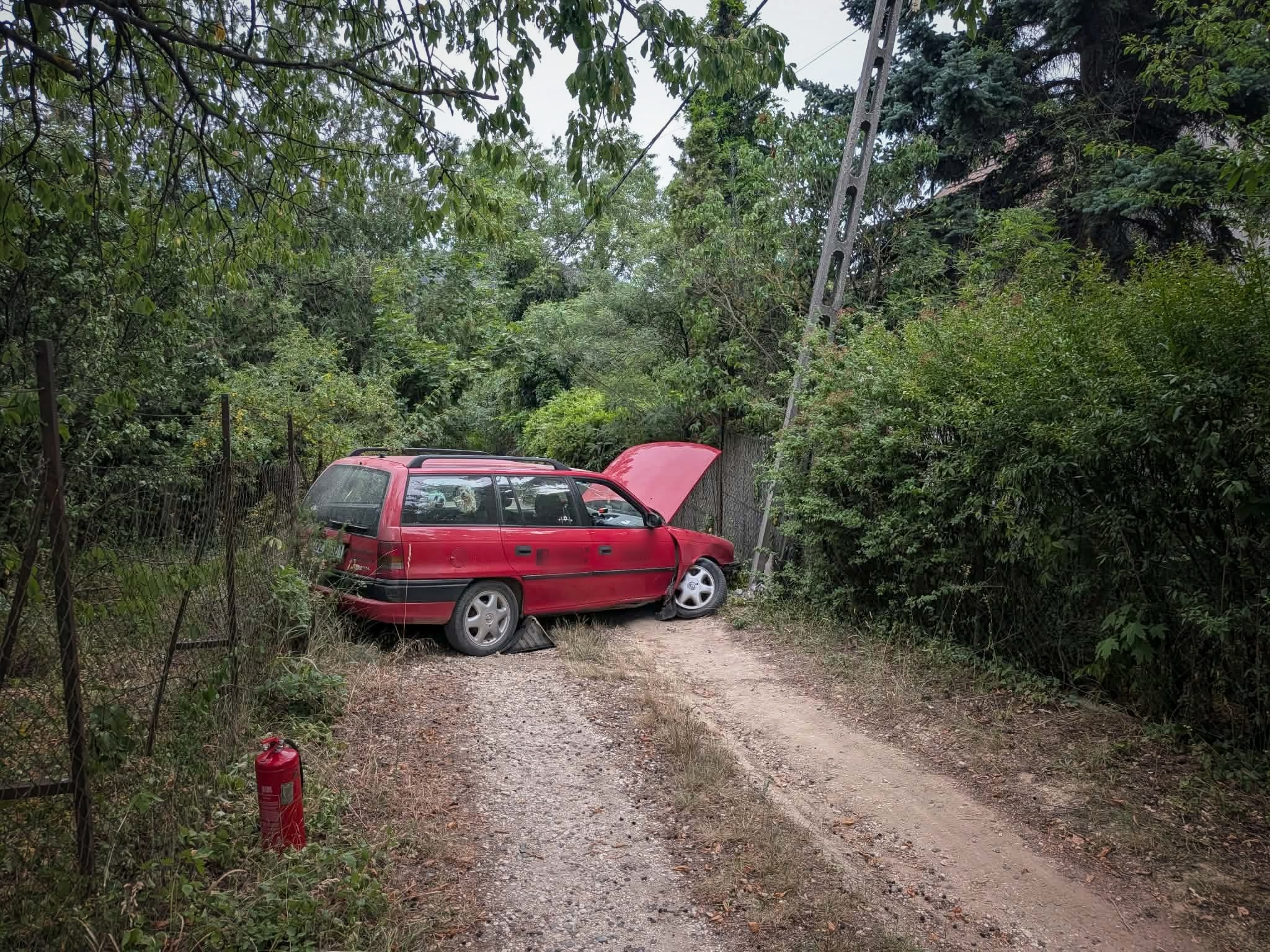 Személygépkocsi oszlopnak ütközött – 2026.07.01.