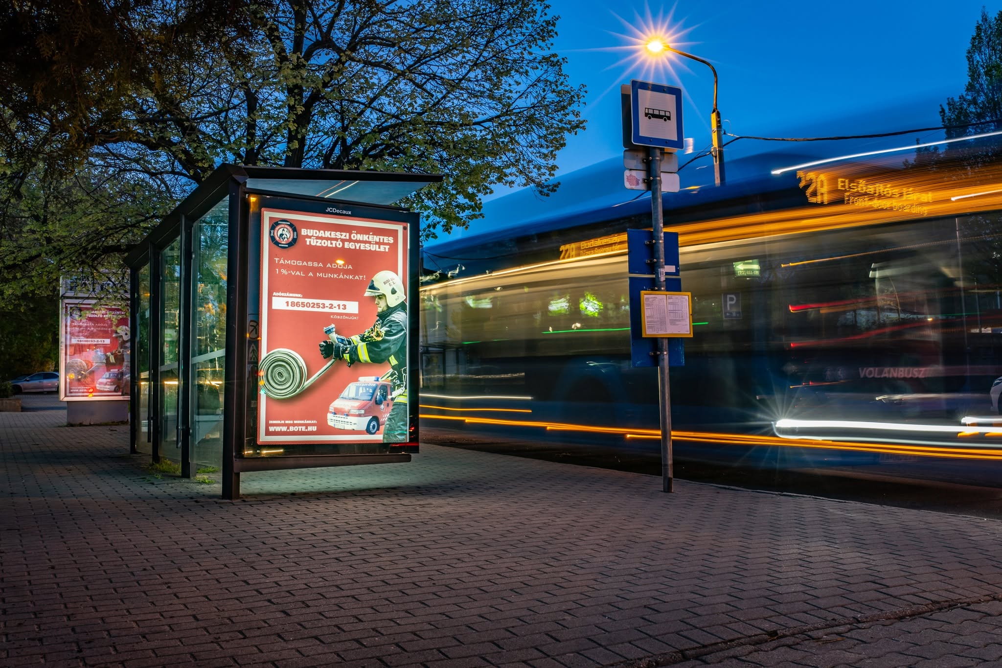 Városszerte több buszmegállóban is ott vagyunk!